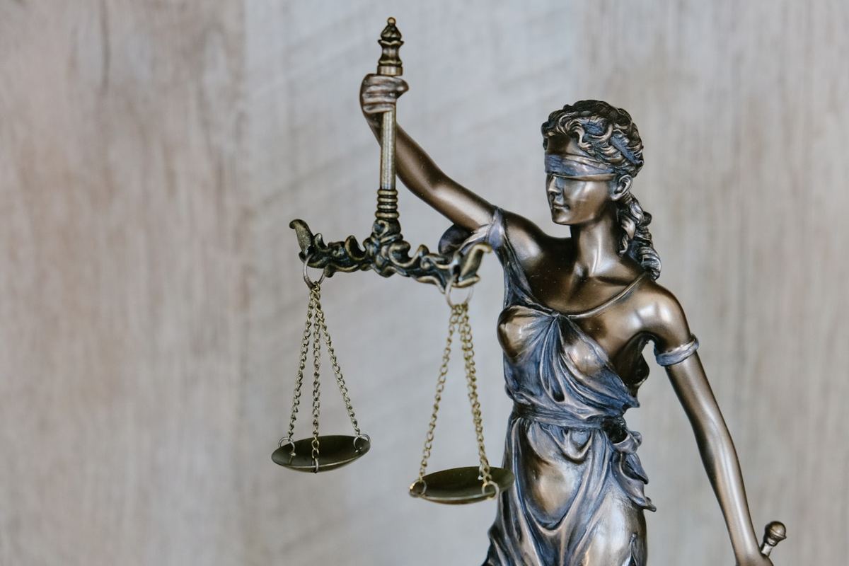 Lawyer using AI tools to review legal documents and manage legal workflows